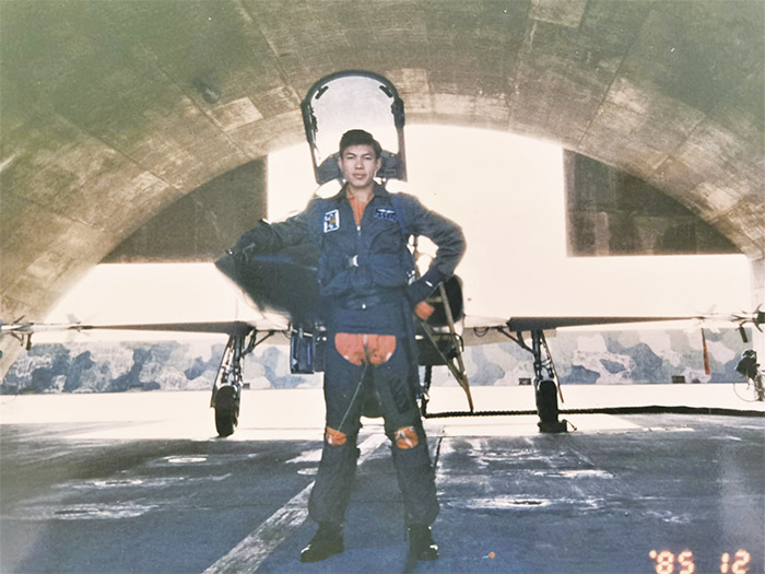 葉可俊1996年飛F─5E戰機。（葉可俊提供）