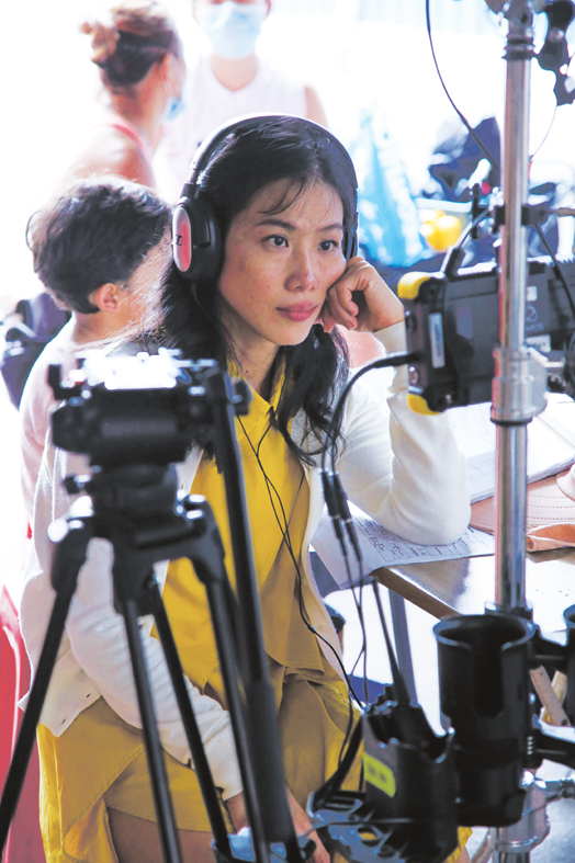 陳翠梅除了是一位導演，也是一名作家，編劇、創作者，更是一位母親，帶著孩子上片場，是她日常。
（圖：陳翠梅助理-靖譞／文：邱翌瑄）