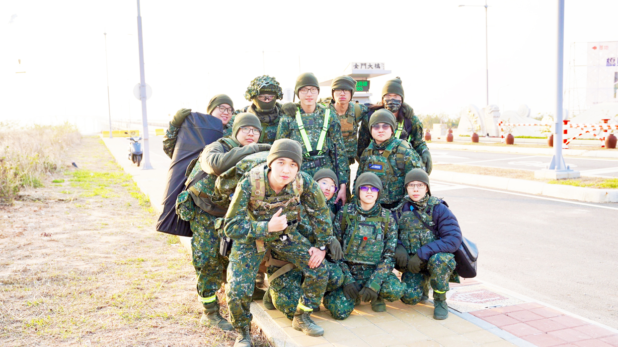 雲林縣全民國防教育協會於日前圓滿成功舉辦了金門縣烈嶼鄉夜間行軍訓練活動。（該協會提供）