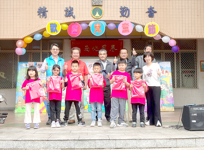 古城國小結合家長教學參觀日，辦理兒童節歡慶活動。
（該校提供）