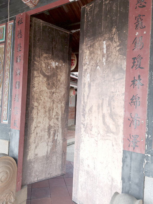瓊林蔡氏祠堂門神，被評為全台最具藝術價值的門神。（詹宗翰攝）