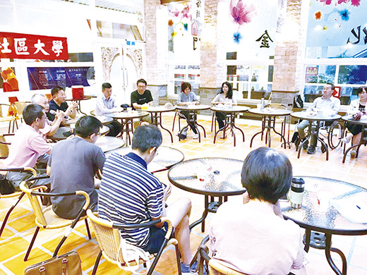 金門社區大學與文化園區互訪交流,透過座談,與會各行各業學者專家,從文化產業的多元面向探討金門城鄉的多元發展。
(金門文化園區管理所提供)