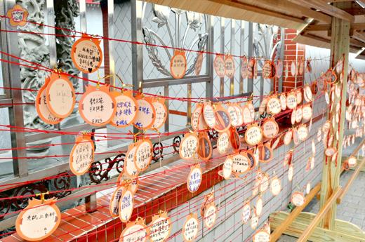 迎城隍祈福卡溢滿溫馨祝福
                          李增汪／圖文