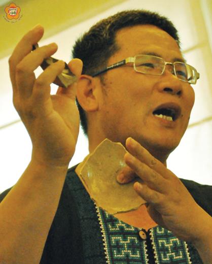   林金榮：在金門的古陶瓷中，封存了許多密碼，裡面有很多的故事和文化訊息。（張建騰攝）