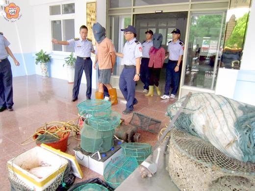 真「來電」!大陸一對夫婦因為越界到金門海域電魚被緝獲,代價可能是幾個月的牢獄之災。
(張建騰攝)