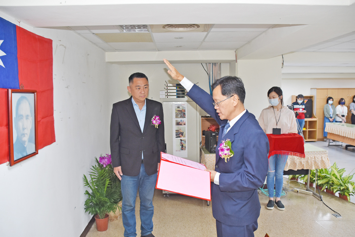 新任衛生局長李錫鑫宣誓就職。(陳冠霖攝)