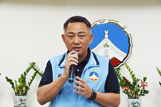 楊鎮浯說,「公開透明、廉能施政」雖然是老生常談,但絕對是一個政府的基本要求。(翁維智攝)