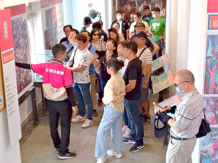 金門安心旅遊補助活動不僅自由行旅客眾多,團體旅客也因補助活動暴增。(觀光處提供)