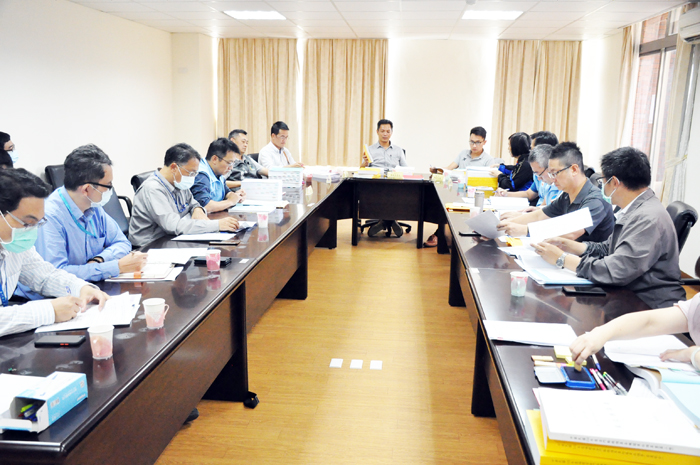 金門縣議會第三審查委員會會議昨召開，由召集人李應文主持會議。（楊水詠攝）