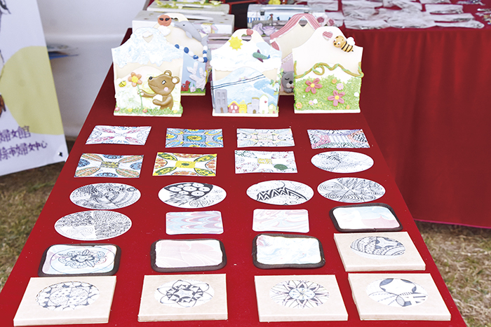 展出靜態課程成果。（詹宗翰攝）