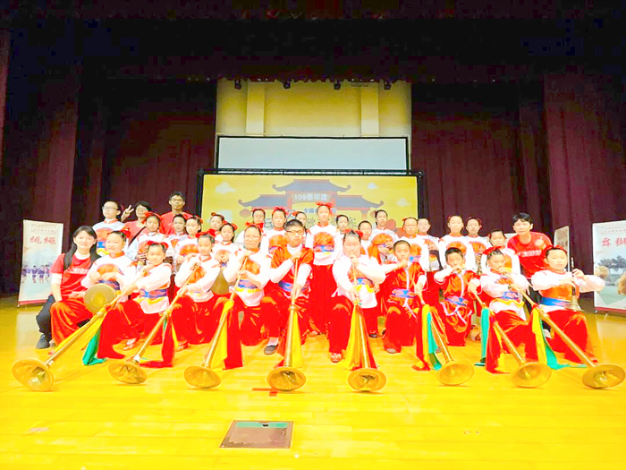 中正國小鼓吹陣參加教育部109學年度全國各級學校民俗體育競賽再度蟬聯全國特優，獲得評審極高評價，鼓吹鏗鏘，撼天動地，聲聲震人。（中正國小提供）