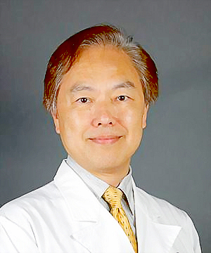 台北榮總兒童醫學部心臟科主任李必昌(上圖)、前台北榮總兒童醫學部神經癲癇科主任張開屏(下圖)支援金門醫院,為金門的孩童看診。(金門醫院提供