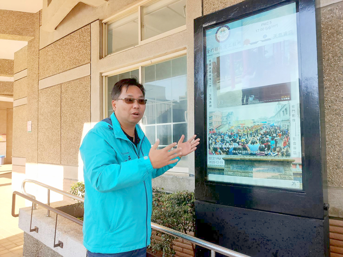 金門縣養工所致力打造「智慧路燈管理系統」。（陳冠霖攝）
