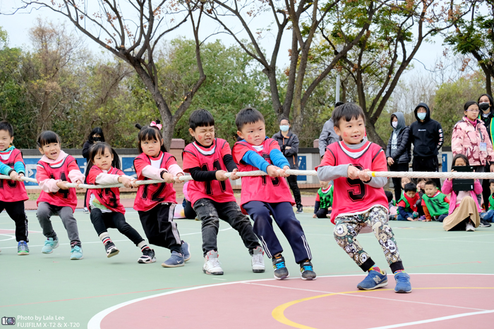 金鼎國小附設幼兒園『冬至親子運動會』熱鬧登場，配合各班主題課程以幼兒體育競賽的模式舉辦活動。（李金鎗攝）