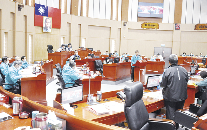 金門縣議會議長洪允典昨主持議會第七屆第十二次臨時會議程。（楊水詠攝）