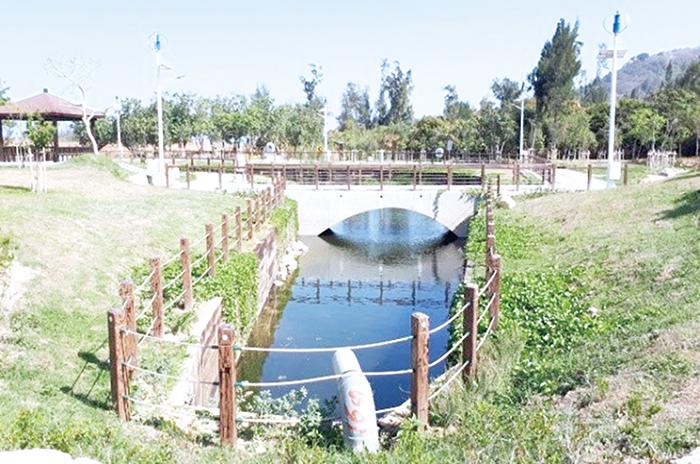 回收水抽至榮湖人工濕地。（縣府工務處提供）