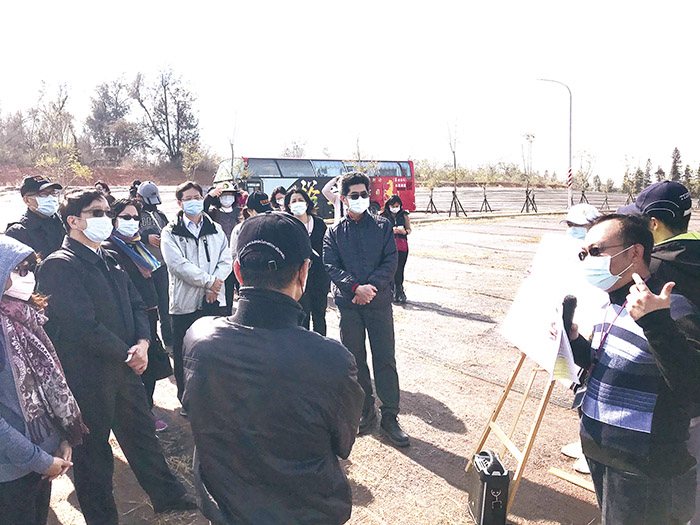 並前往尚義區段徵收區聽取簡報。（李金鎗攝）