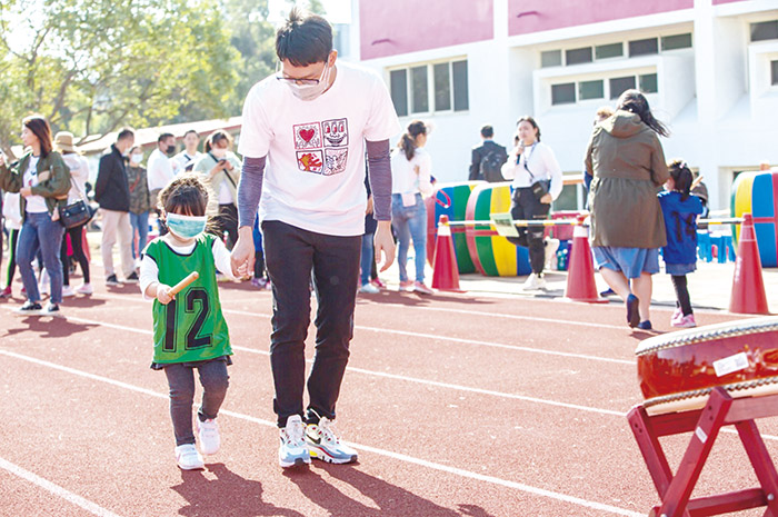 金湖國小附設幼兒園舉辦親子運動會。(金湖國小提供)
