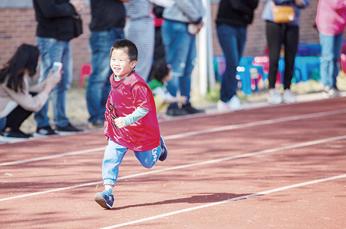 金湖國小附設幼兒園舉辦親子運動會。(金湖國小提供)