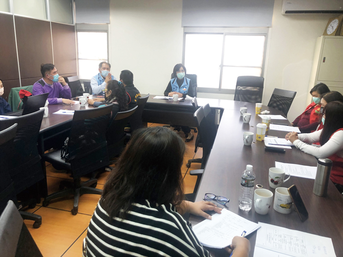 金門縣政府舉辦金門縣原住民族教育推動座談會議，由教育處副處長黃雅芬主持及合影。（教育處提供）