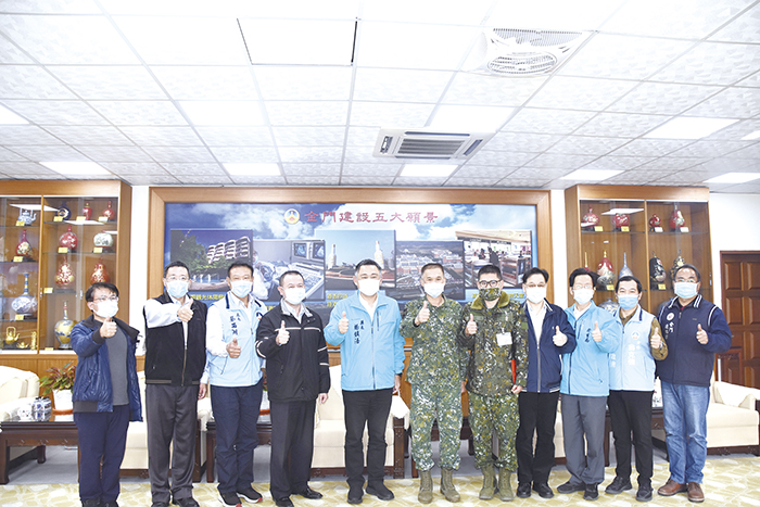 在縣衛生局及縣府民政處的安排下，今年春節慰問活動特別做了些調整，邀請相關單位到金門縣政府做客。（翁維智攝）