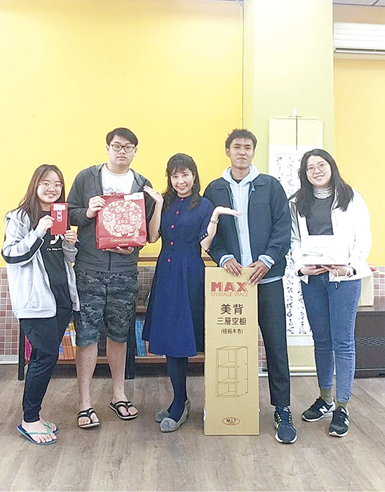 摸彩活動。（許加泰攝）