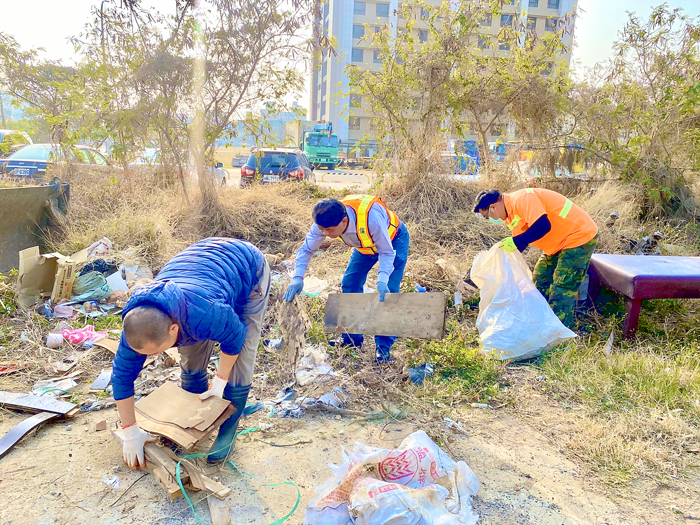 春節將至，圖為金湖鎮公所展開清潔大掃除。（陳冠霖攝）