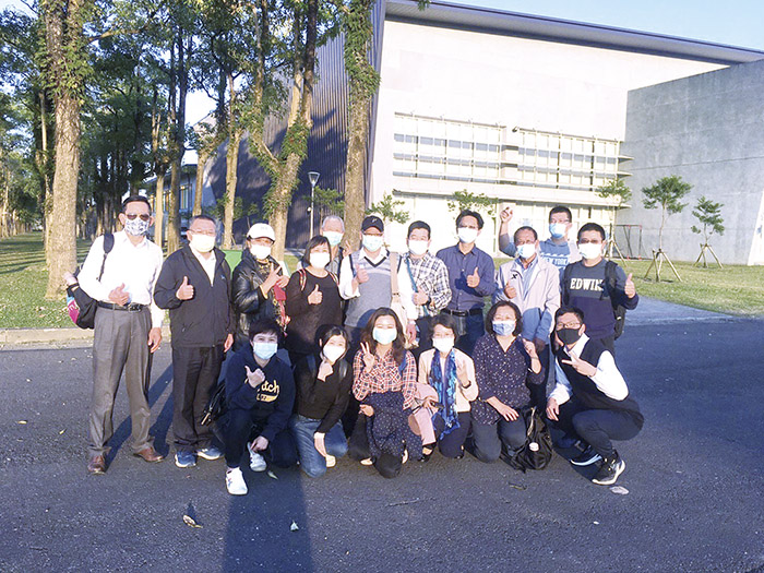 針對各鄉鎮及校園運動設施再造及興建，縣府教育處日前組團赴台取經，期藉由他山之石的觀摩和學習，汲取他縣市之經驗，為金門體育開創不同的視野。（縣府教育處提供）