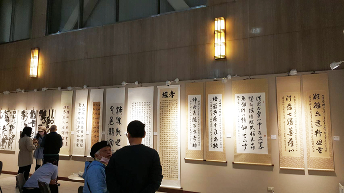 地區六位書畫藝術家，在台灣藝術院藝術空間舉辦浯潮書藝六人展。
（照片由唐敏達提供）