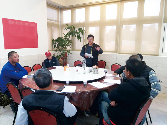 湖南吳保殿管理委員會改選第3屆主任委員、管理委員暨監察委員:熱心廟務的許加發連任主任委員。(李金鎗攝)