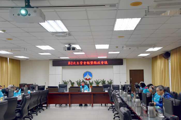 副縣長黃怡凱昨主持金門縣政府110年第2次主管會報暨縣政會議。（翁維智攝）