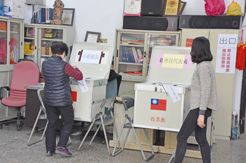 漁會會員投票選出會員代表,將由代表中產生新一屆的理監事人選。(詹宗翰攝)