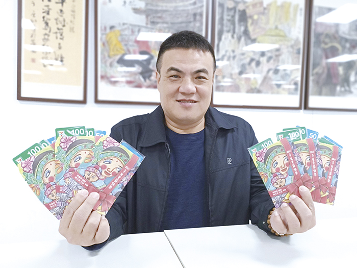 金城鎮公所以實惠的方法，贈送鎮內小學及幼兒園學童商品卡，希望大家都能有個愉快的兒童節。（金城鎮公所提供）