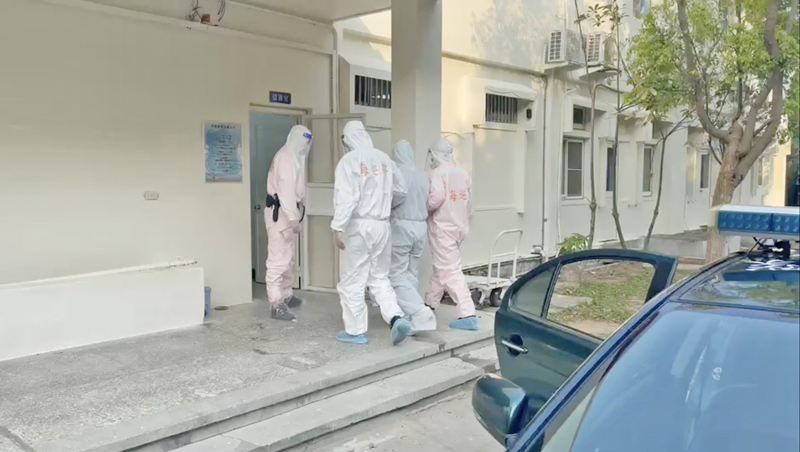 第九岸巡隊烏坵安檢所在烏坵鄉大坵南方岸際發現一名大陸籍偷渡男子。(岸巡隊提供)