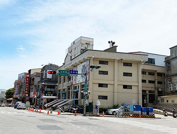 由金門縣政府主導開發的首件公辦都更案─「金門縣金城鎮西南門里公所暨周邊地區公辦都市更新案」,自110年4月2日起至5月1日止,辦理招商文件(草案)公開閱覽。
(照片由金門縣政府財政處提供)