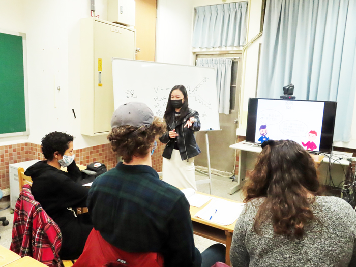 金門大學舉辦「新進外籍教師華語班」，增進外籍教師的華語文能力，學員上課情形。（許加泰攝）