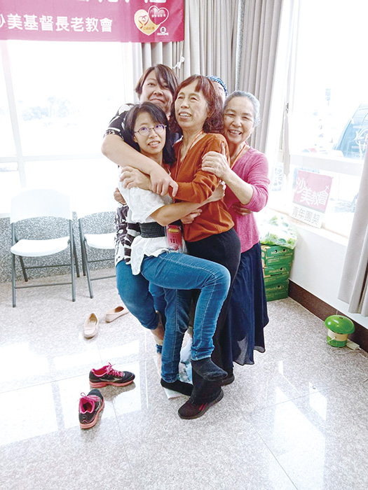 金門沙美基督教會辦理幸福婚姻講座,陳伯杰及許素蓮兩位講師帶領學員透過個性及愛之語的檢測及體驗,讓學員在學習以愛之語來珍愛彼此,共同經營家的建造歷程,一起愛我們的家!(金門沙美基督教會提供)