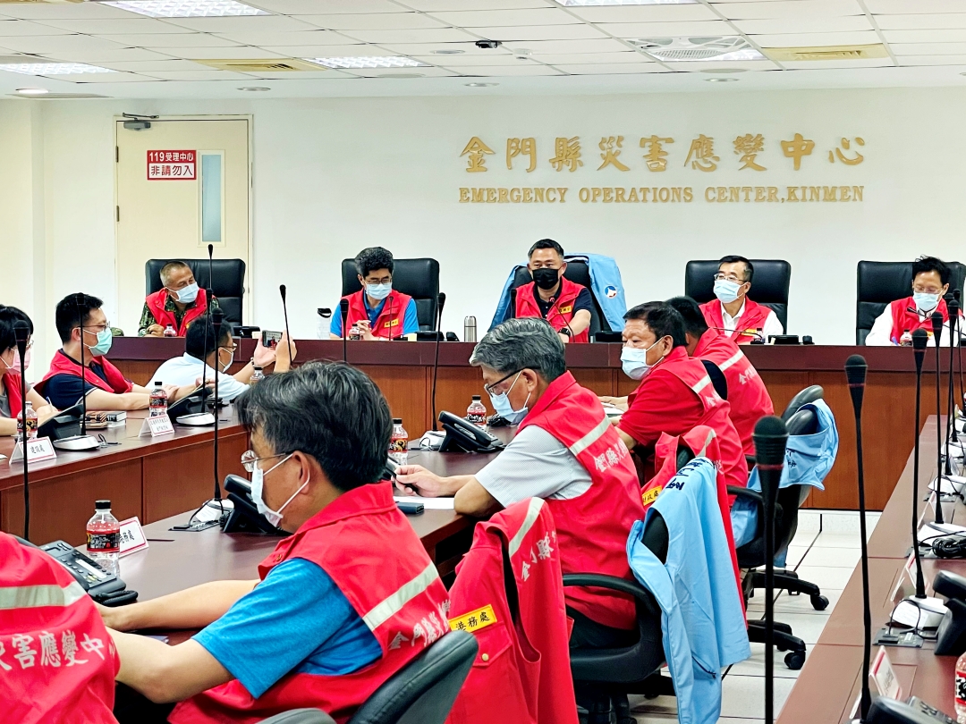 國內疫情嚴峻,金門縣政府今日下午2時緊急召開軍民緊急防疫會議。(縣府提供)