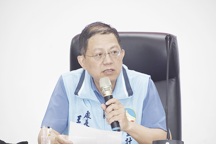 縣府主計處長王崑龍主持「110年上半年金門縣人力資源調查」講習會,期許調查員同仁使命必達,圓滿任務。(翁維智攝)
