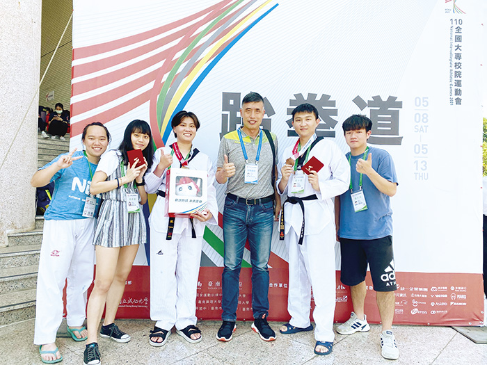 中華民國110年全國大專校院運動會跆拳道項目比賽結束!金門縣籍選手獲得不錯成績,共獲三金一銀二銅,以及一個第五名、三個第七名,表現相當亮眼。
(李錫添提供)