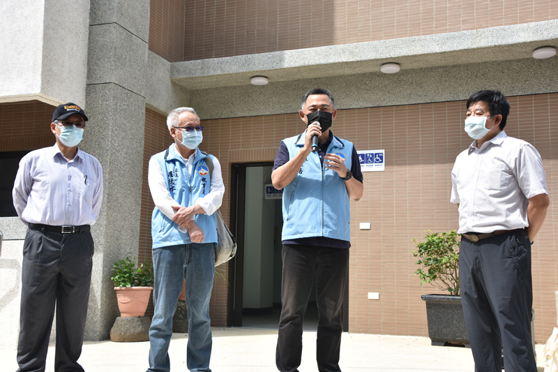 烈嶼國中男教師宿舍完工,由縣長楊鎮浯、教育處處長羅德水、工務處處長許鴻志及烈嶼國中校長林永進共同參加啟用典禮。(詹宗翰攝)