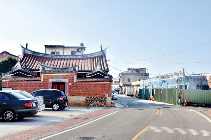 文化局整治瓊林聚落街屋,讓各時期的建築同存並陳在大家的面前,形成一個豐富歷史的區域。(詹宗翰攝)