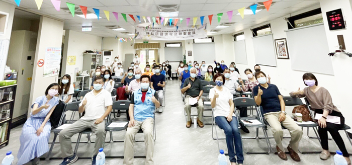 金門縣政府在金湖鎮召開「110年度社區照顧關懷據點第2次聯繫會報暨教育訓練」。(金門縣政府社會處提供)