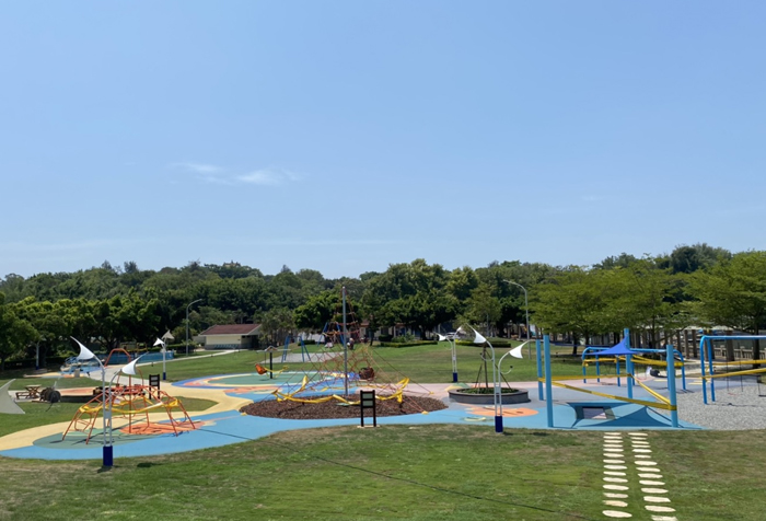 養工所管轄的公園內涼亭、平台、體健設施、兒童遊憩等相關設施,仍暫不開放。
(養工所提供)