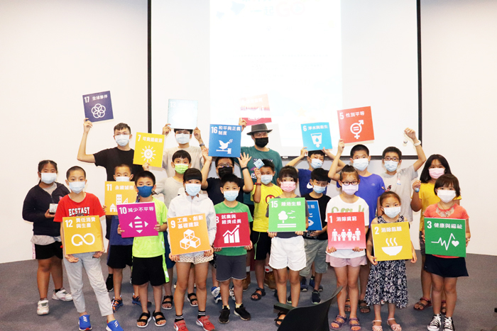 環保局在環保公園低碳教育館辦理「氣候行動一起GO!」活動,2天4場次有80名學童參與。(縣環保局提供)