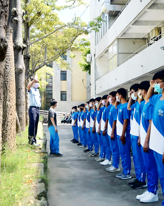 開學前夕，金門農工舉辦110學年度新生訓練。（金門農工提供）