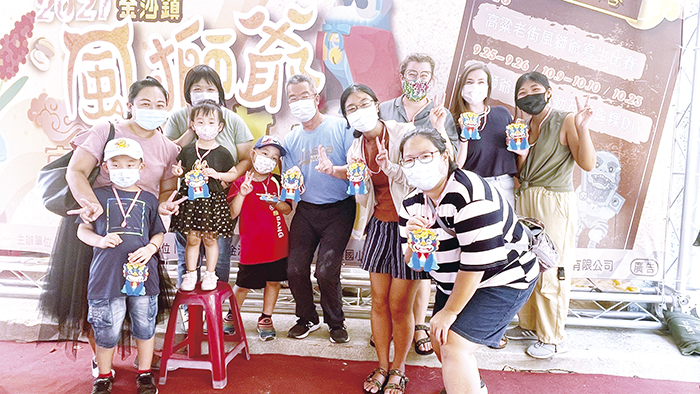 2021金沙鎮高粱老街風獅爺文化季「風獅爺紅龜粿DIY」活動昨日登場。（陳麗妤攝）