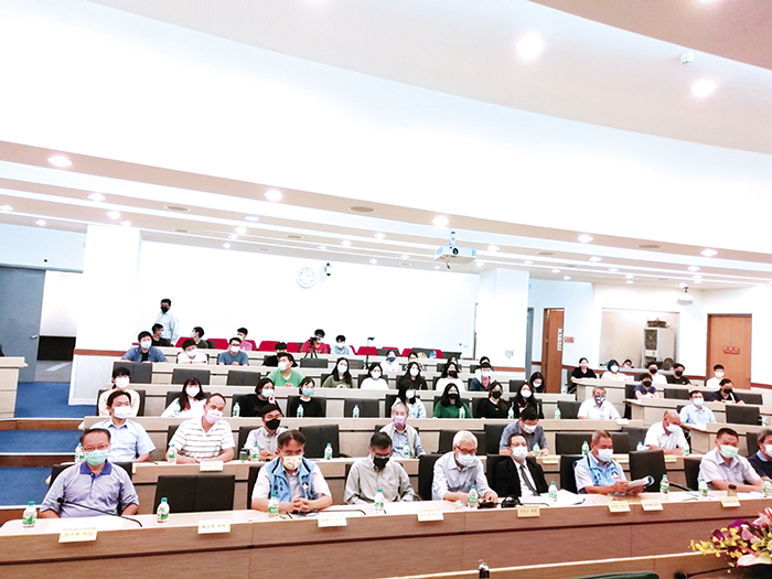 金門大學舉辦「2021海洋事務研討會暨金門海洋論壇」,海洋事務部門官員、專家及學者參與研討。(許加泰攝)
