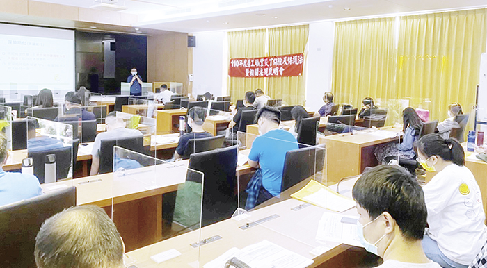 社會處長董燊昨主持《勞工職業災害保險及保護法》暨相關法規說明會,期能保障勞工職業安全。(社會處提供)