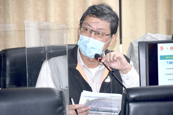 會中並聽取高速公路局第五工務所主任張震宇簡報金門大橋最新工程進度。（翁維智攝）
